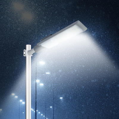 Lumière de rue LED imperméable à l'eau personnalisable IP65 Notée et longue durée de vie 30000HRS pour la durabilité